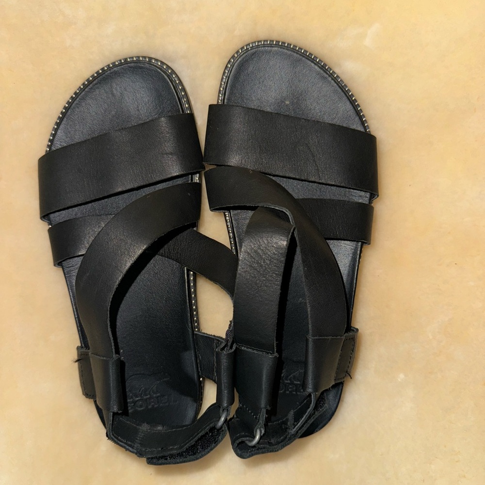 Beautiful  SOREL black leather sandals